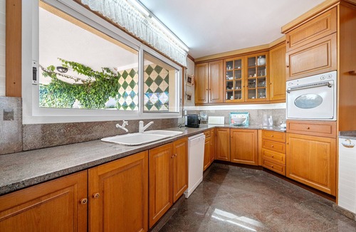 Costa Dorada House | Holiday Home "Vila Roser" close to the Sea with Private Pool & Wi-Fi