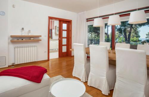 Basanija House | Holiday Home Villa Beach Front by Interhome