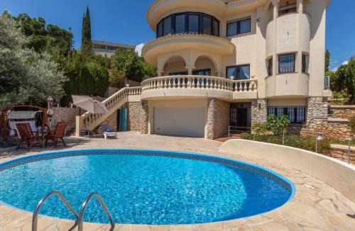 Peniscola House | Holiday Home Villa Bellevue by Interhome