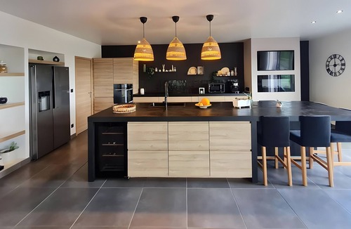 Favieres House | Holiday Home “Villa des Ermites” with Mountain View, Wi-Fi and Air Conditioning
