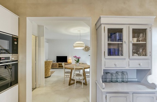 S'Agaro House | Holiday Home 'Villa La Barrufa' with Shared Pool, Private Terrace and Wi-Fi