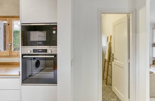 S'Agaro House | Holiday Home 'Villa La Barrufa' with Shared Pool, Private Terrace and Wi-Fi