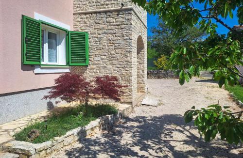 Makovci House | Holiday Home Villa Malini by Interhome