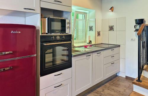 Makovci House | Holiday Home Villa Malini by Interhome