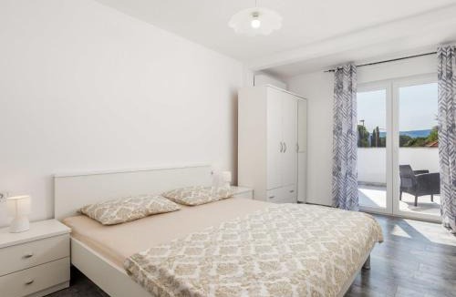 Pinezici House | Holiday Home Villa Mira by Interhome
