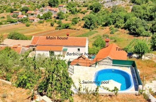 Oslje House | Holiday Home Villa mit Pool- Oslje by Interhome