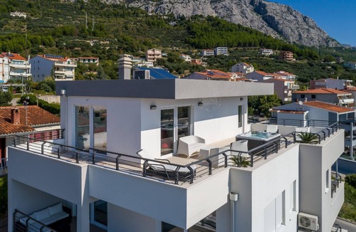 Umac House | Holiday home "Villa Palladium" with hot tub