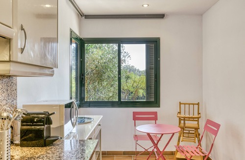 Navata House | Holiday Home 'Villa Valerie' with Mountain View, Shared Pool and Wi-Fi