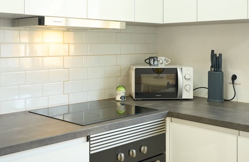 Cordoba House | Holiday Home 'Villa Verde' with Shared Pool, Wi-Fi and Air Conditioning