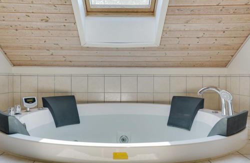 Kramnitse House | Holiday Home Vilvi - 500m from the sea by Interhome