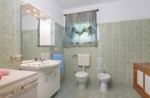 Vinez House | Holiday Home Viola by 22Estates