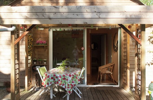 Vitz-sur-Authie House | Holiday Home Vitz-sur-Authie Pond View