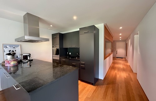 Klosters Dorf House | Holiday Home 'Wef 2026 The Perfect Retreat' with Shared Terrace, Shared Garden and Wi-Fi