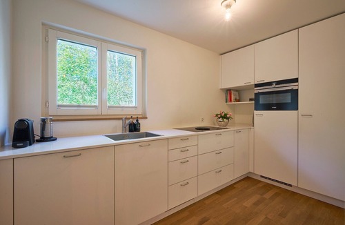 Klosters-Serneus House | Holiday Home 'Wef 2026' with Mountain View, Shared Terrace and Wi-Fi