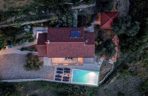 Supetarska Draga House | Holiday home with pool and air conditioning