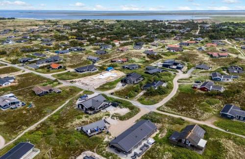Bjerregard Strand House | Holiday Home Waldar - from the sea by Interhome