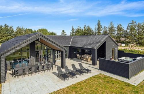 Hasmark Strand House | Holiday Home Wari - 400m from the sea by Interhome