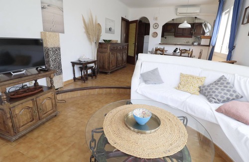 El Mas Isaac Cottage | Holiday Home with Private Pool in Spain