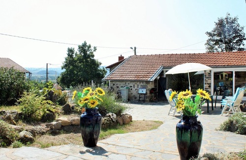 Ceaux-d'Allegre House | Holiday home with private pool