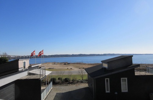 Ronbjerg House | Holiday home with panoramic views of the Limfjord and Legind Mountains.