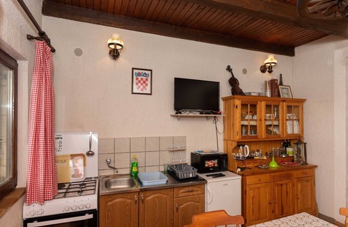Donja Stubica House | Holiday home with hot tube and 1 room