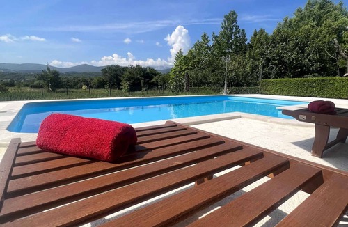 Donji Prolozac House | Holiday home with swimming pool and air conditioning