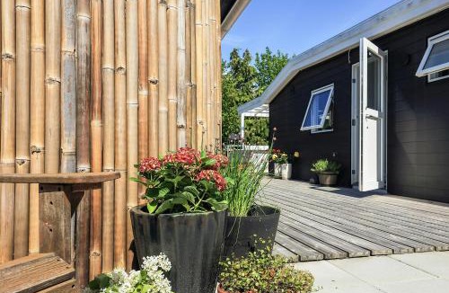 Frølunde Fed House | Holiday Home With A Direct Path To The Sea