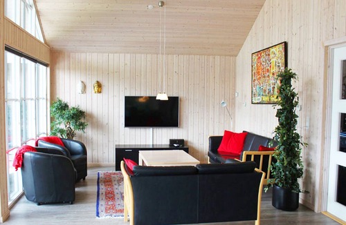 Saksild Strand House | Holiday home with a great plot of land and pool