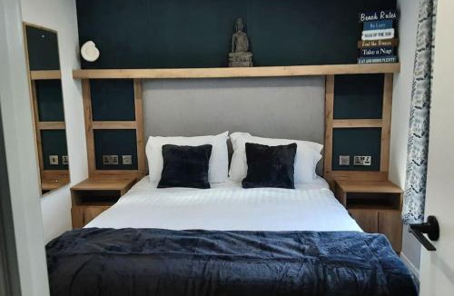 Grampound House | Holiday Home with a Hot tub