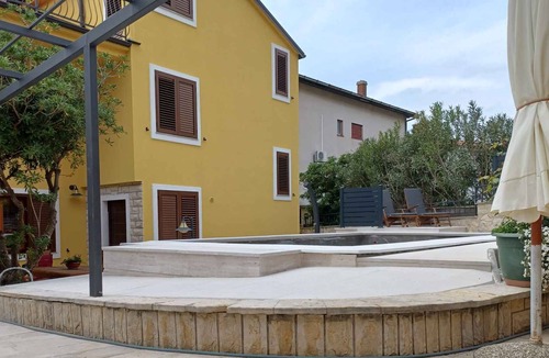 Selce House | Holiday home With a large garden pool