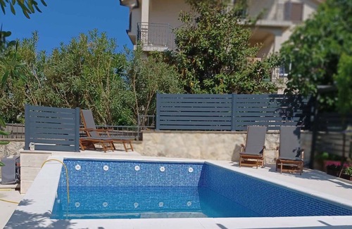 Selce House | Holiday home With a large garden pool