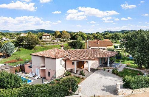 Marceljani House | Holiday home with a view of the water