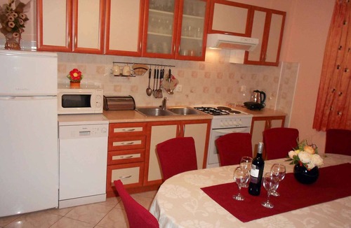 Muntic House | Holiday home with air conditioning and terrace