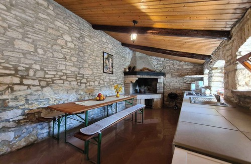 Prkacini House | Holiday home with an outdoor pool and WiFi