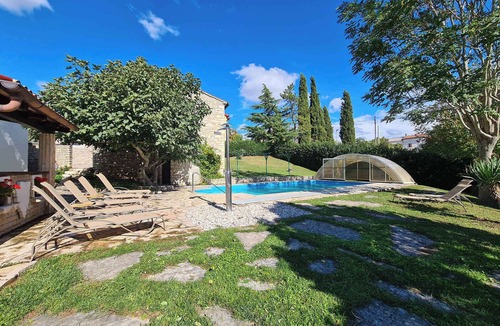 Prkacini House | Holiday home with an outdoor pool and WiFi