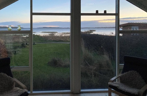 Vesløs House | Holiday home with beautiful views, wilderness bath and activity room