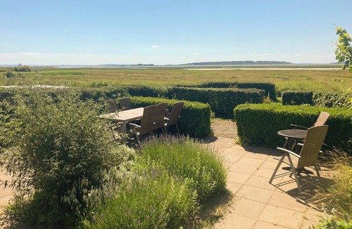 Vesløs House | Holiday home with beautiful views, wilderness bath and activity room