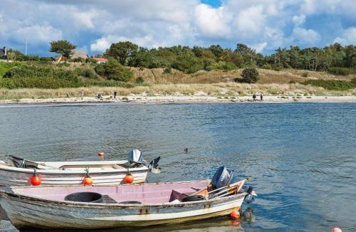 Oster Somarken House | Holiday Home with Sauna by Beach