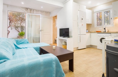 La Rinconada House | Holiday Home with Private Pool & A/C near Seville