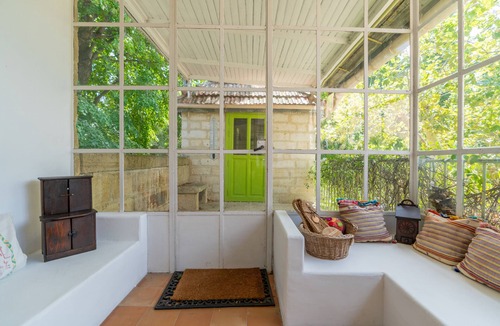 Marsillargues House | Holiday Home with Private Pool, Private Terrace and Wi-Fi