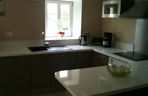 Saint-Genies House | Holiday Home with Shared Pool, Wi-Fi and Air Conditioning