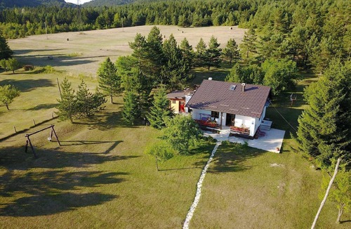 Rudanovac House | Holiday home with garden, grill, and terrace
