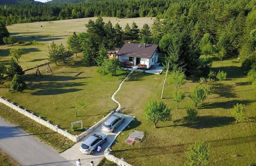 Rudanovac House | Holiday home with garden, grill, and terrace