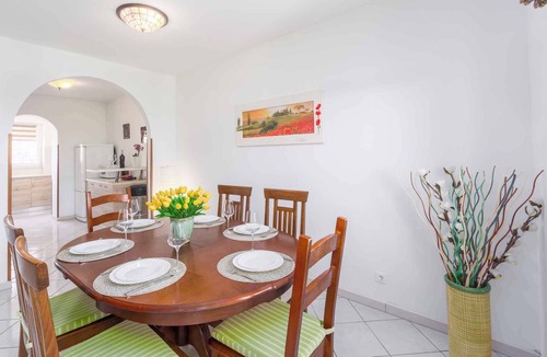 Brulo House | Holiday home with garden