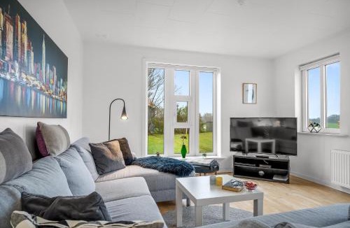 Thyholm House | Holiday Home With Hot Tub And Space For 7 People