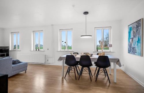 Thyholm House | Holiday Home With Hot Tub And Space For 7 People
