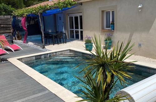 Tavel House | Holiday home with its own swimming pool