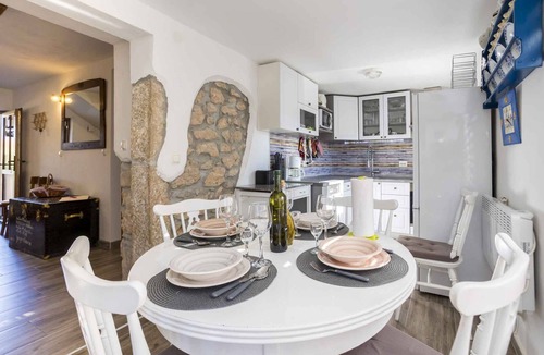 Risika House | Holiday home with Jacuzzi