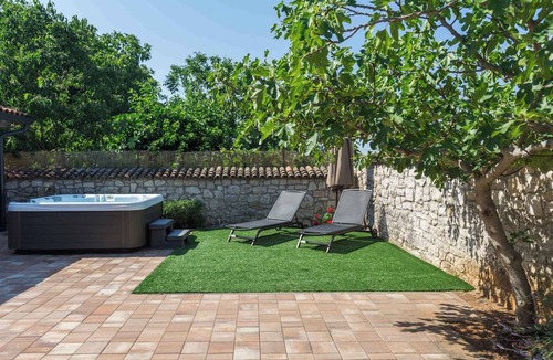Dracevac House | Holiday home with Jacuzzi in Porec