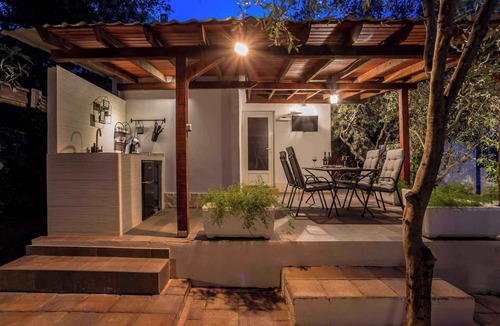 Stari Grad House | Holiday home with large terrace and air conditioning